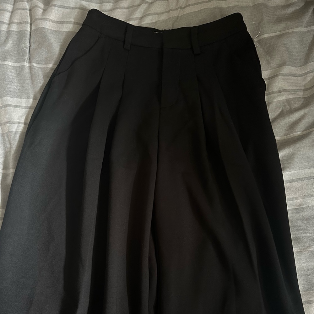 Avery Pleated Wide-Leg Trousers